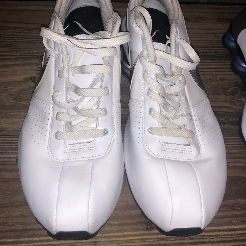 Men’s Nike shocks